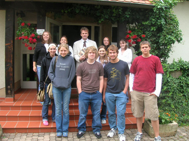 JHS Exchange Students with Buergermeister Dieter Hahn in Pfaffenweiler